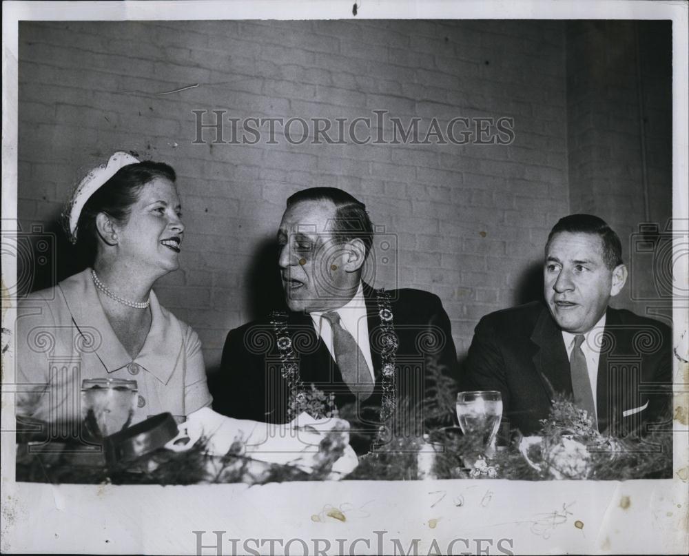1957 Press Photo Mrs Foster Furcolo Lord Mayor Robert Briscoe Gov Furculo - Historic Images