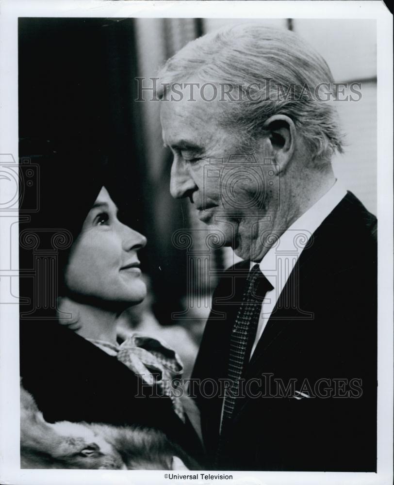 1975 Press Photo Ray Milland & Kim Hunter star in "Ellery Queen" - RSL60859 - Historic Images