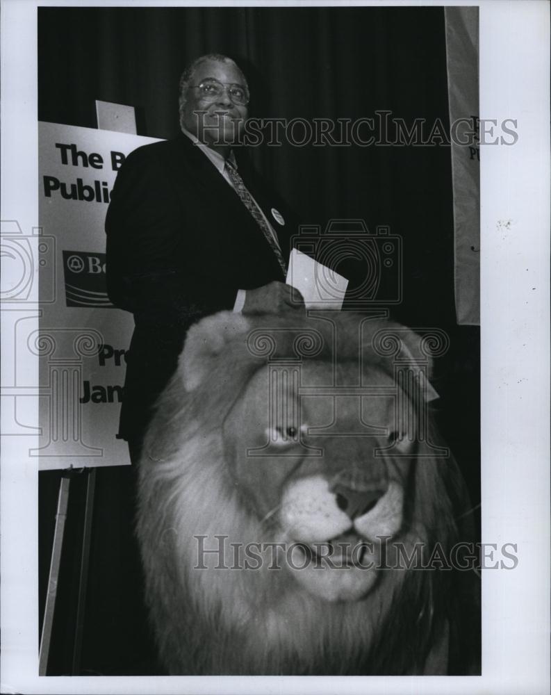 1998 Press Photo Actor James Earl Jones At Boston Public Library - RSL83291 - Historic Images