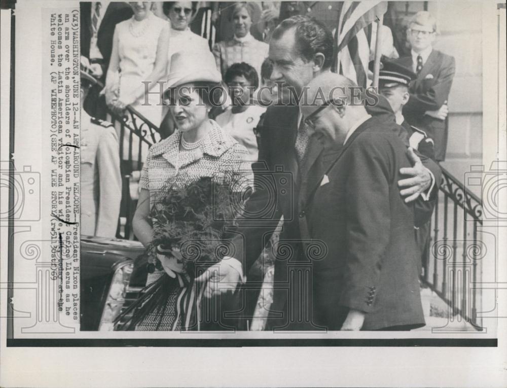 1969 Press Photo President Nixon Greets Colombian President Carlos Lleras - Historic Images