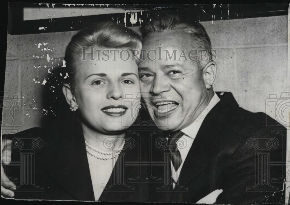 1955 Press Photo Singer Billy Danies ad his bride Pierette Cameron - RSL07793 - Historic Images