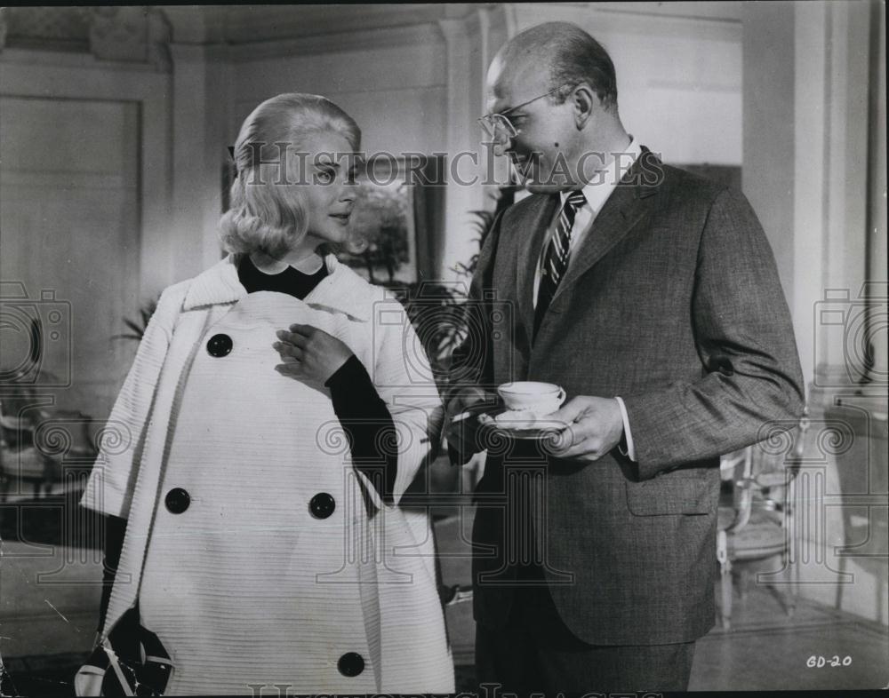 1963 Press Photo Telly Savals Hope Lange Love is a Ball actors - RSL88017 - Historic Images