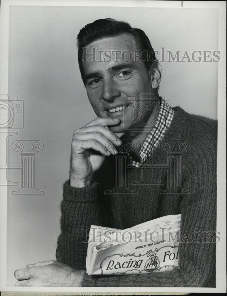 1964 Press Photo Kentucky Jones Series Actor Dennis Weaver Character Portrait - Historic Images