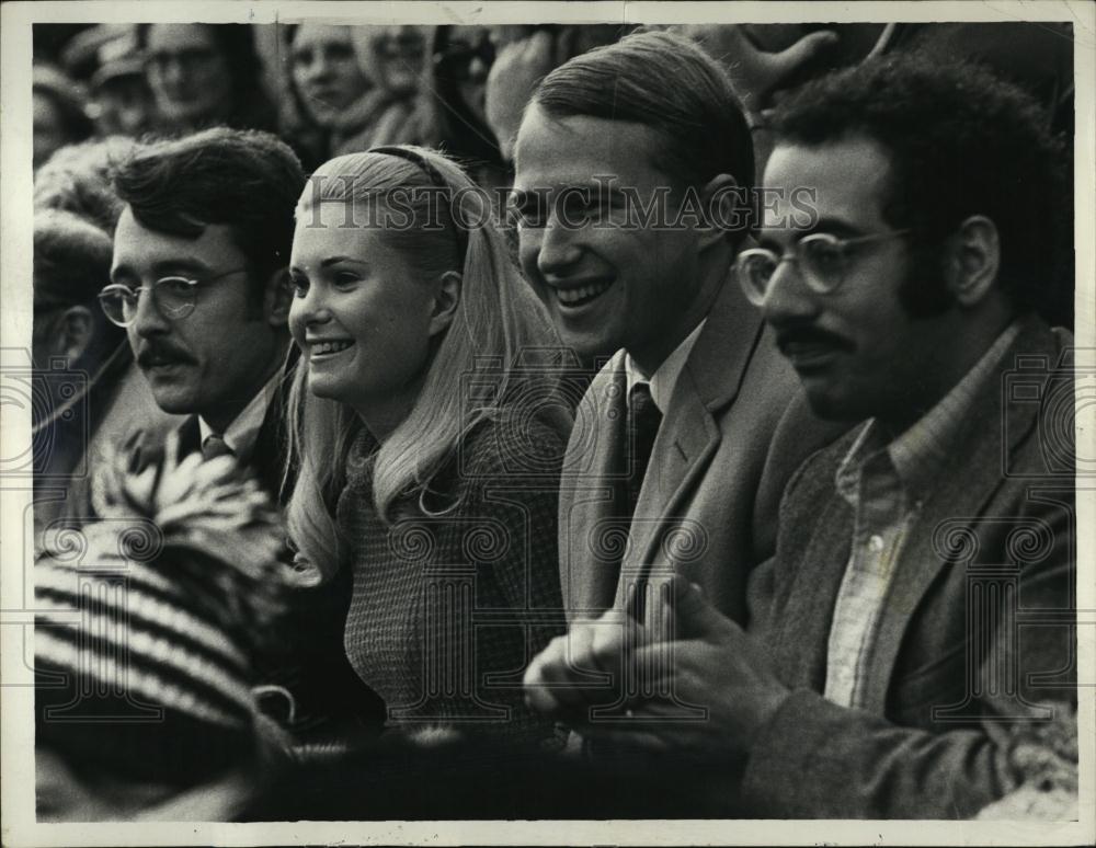 1972 Press Photo Tricia Nixon Cox at Game - RSL07995 - Historic Images