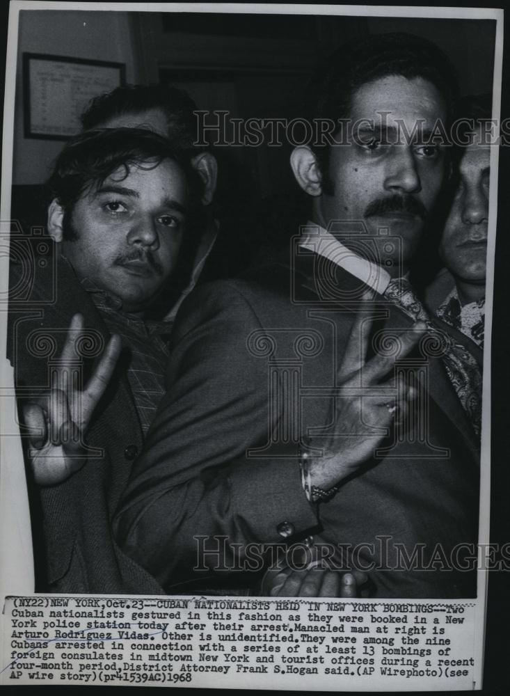 1968 Press Photo Cuban Nationalists bombers A R Vidas &amp; unknow man charged - Historic Images