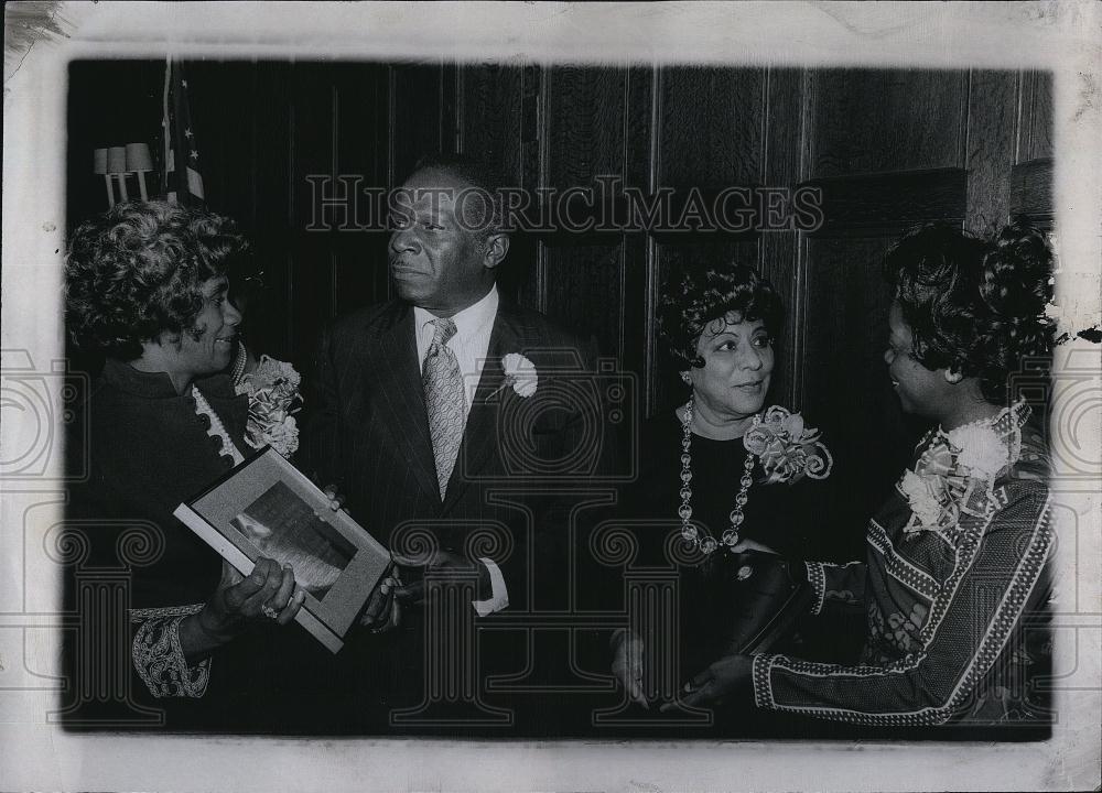 Press Photo Muriel B Knight John E Venson Mrs Lillian Corkin - RSL85261 - Historic Images