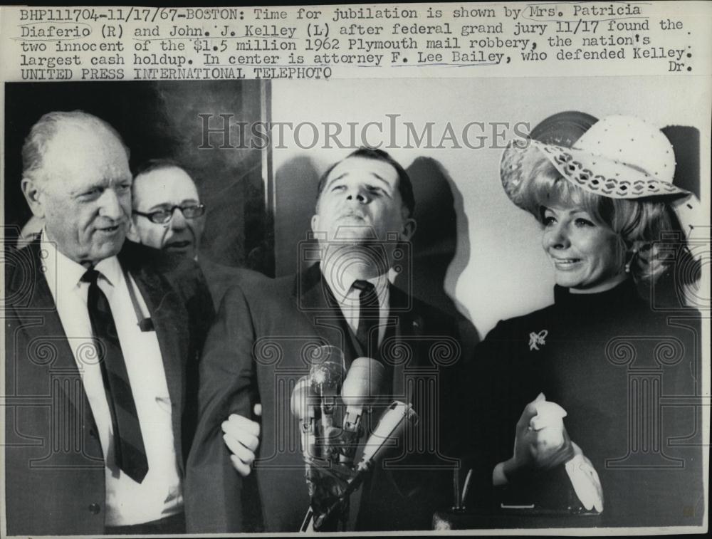 1967 Press Photo FLee Bailey, Patricia DuaFerio &amp; John Kelly found not guilty - Historic Images