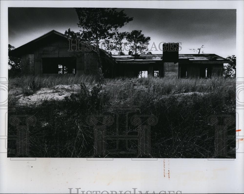 1975 Press Photo A large empty house in Harbor Hills, Fla - RSL98773 - Historic Images