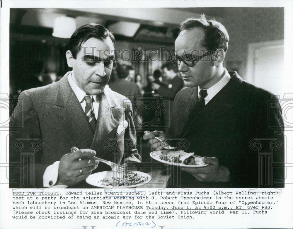 1982 Press Photo David Suchet &amp; Albert Welling in Episode Four of &quot;Oppenheimer&quot; - Historic Images