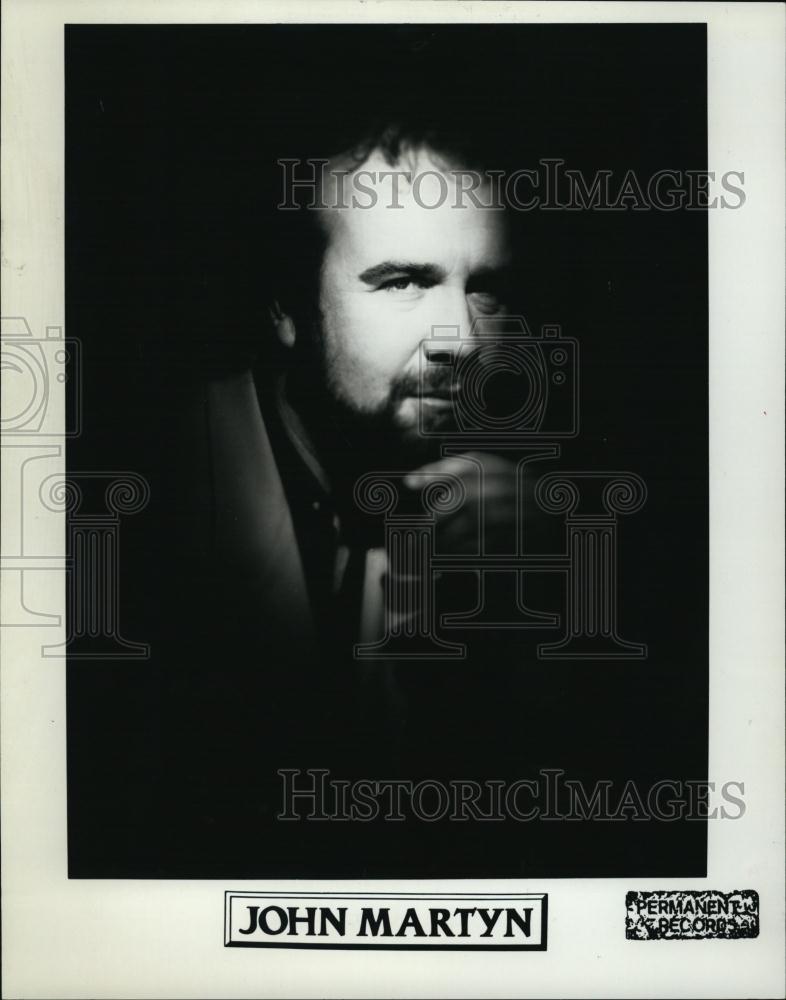 1992 Press Photo Musician Jo9hn Martyn posing for photo - RSL43409 - Historic Images