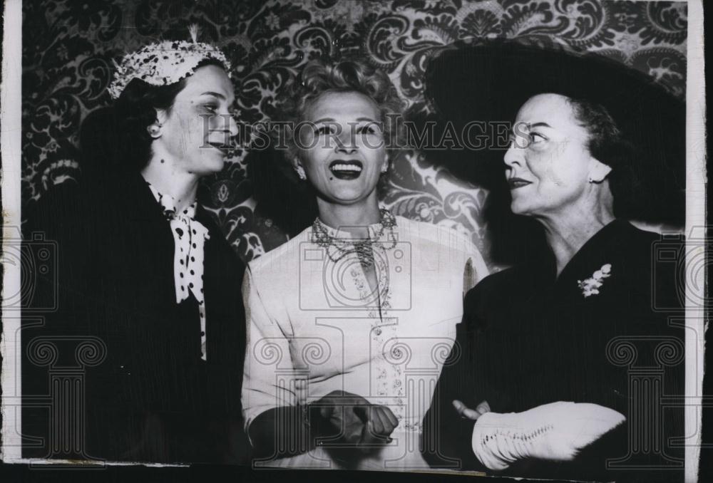 1956 Press Photo Actress Ilona Massey,Mrs Strom Thurmond &amp; Mrs Malone - Historic Images