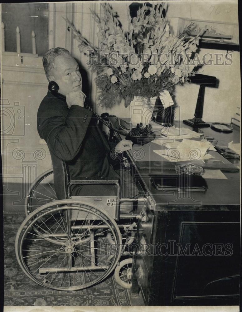 1960 Press Photo Mayor Collins at Office Desk - RSL01471 - Historic Images