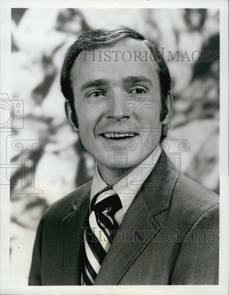 1969 Press Photo Actor Dick Cavett In &quot;The Dick Cavett Show&quot; - RSL59239 - Historic Images