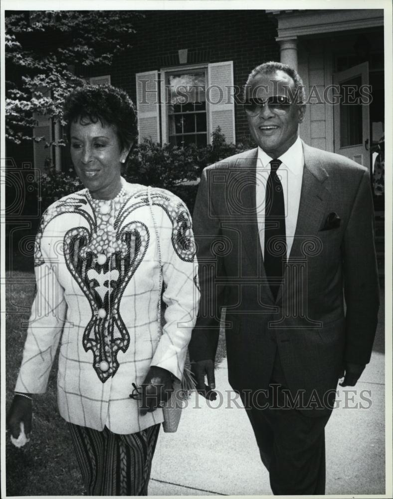 1991 Press Photo entertainers Julia and Harry Belafonte at Tufts graduation - Historic Images