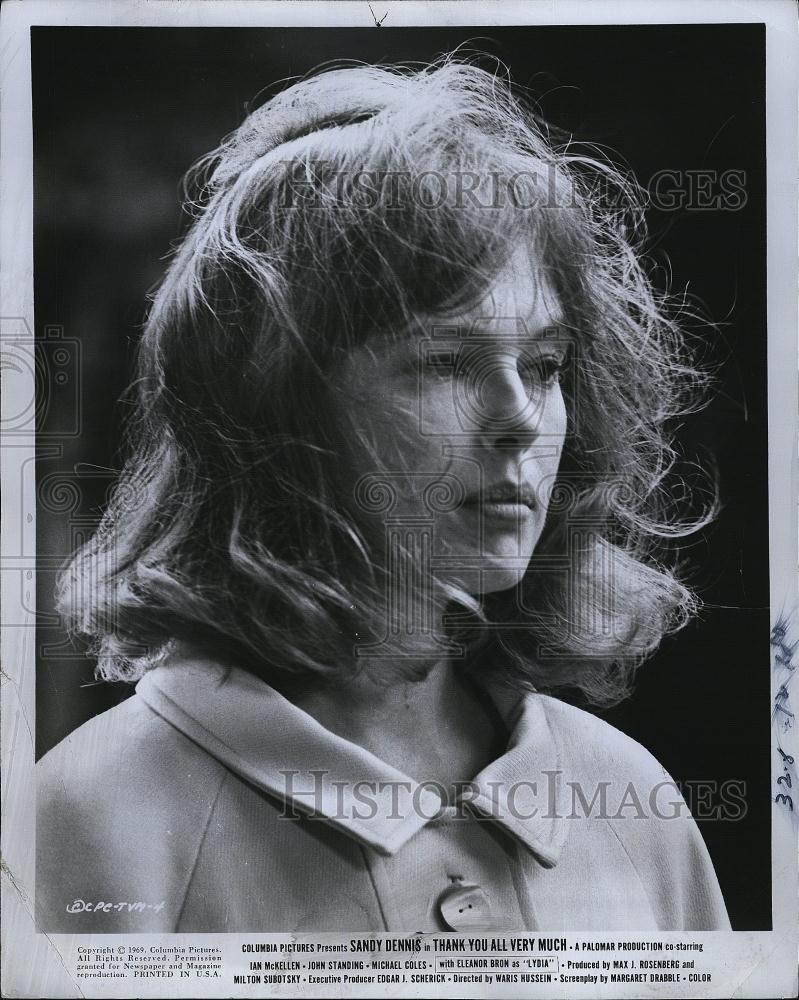 1969 Press Photo Actress Sandy Dennis in &quot;Thank You All Very Much&quot; - RSL81457 - Historic Images