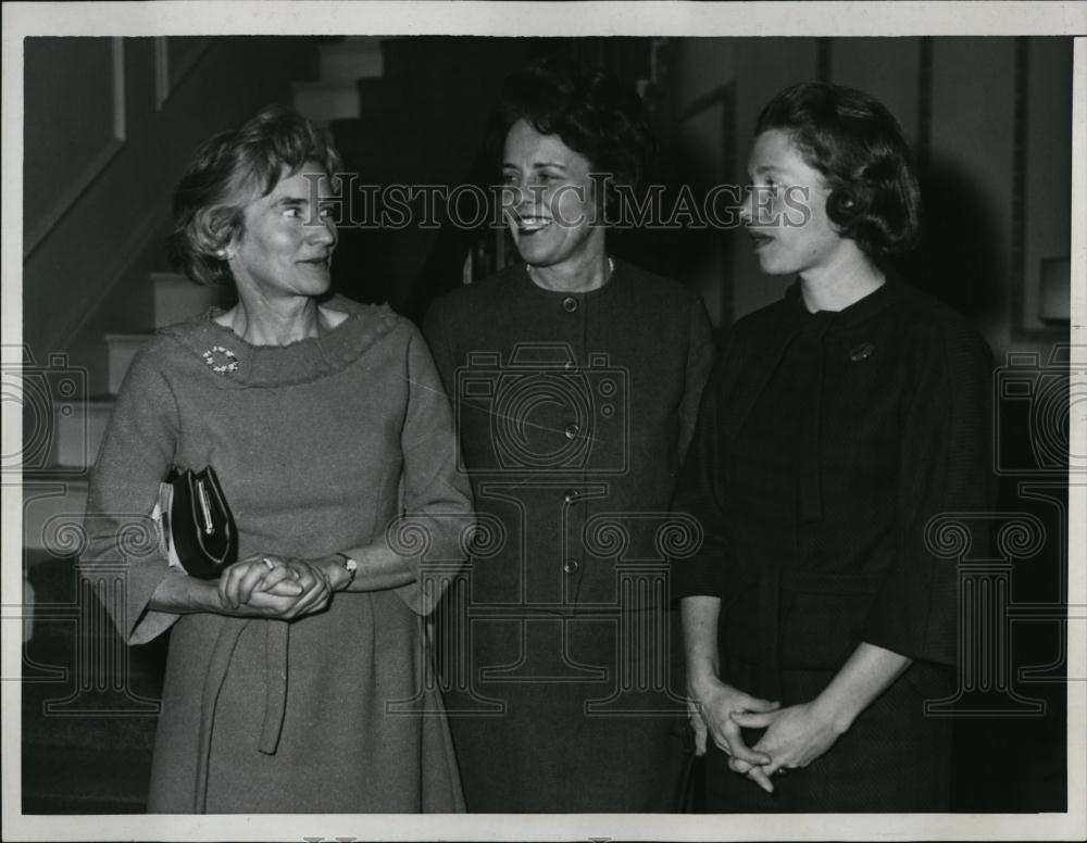 1964 Press Photo Mrs JH Parker,Mrs E Counihan &amp; Mrs D Bird - RSL07957 - Historic Images