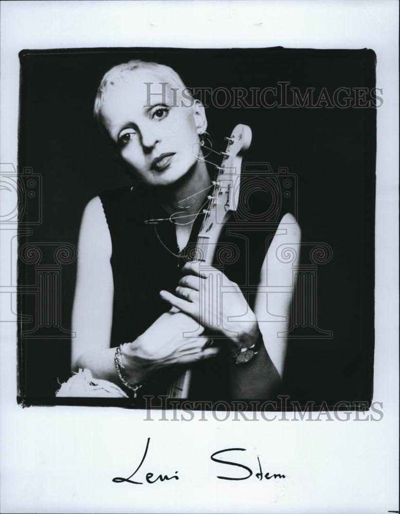 Press Photo Leni Stern Musician Guitarist - RSL80241 - Historic Images