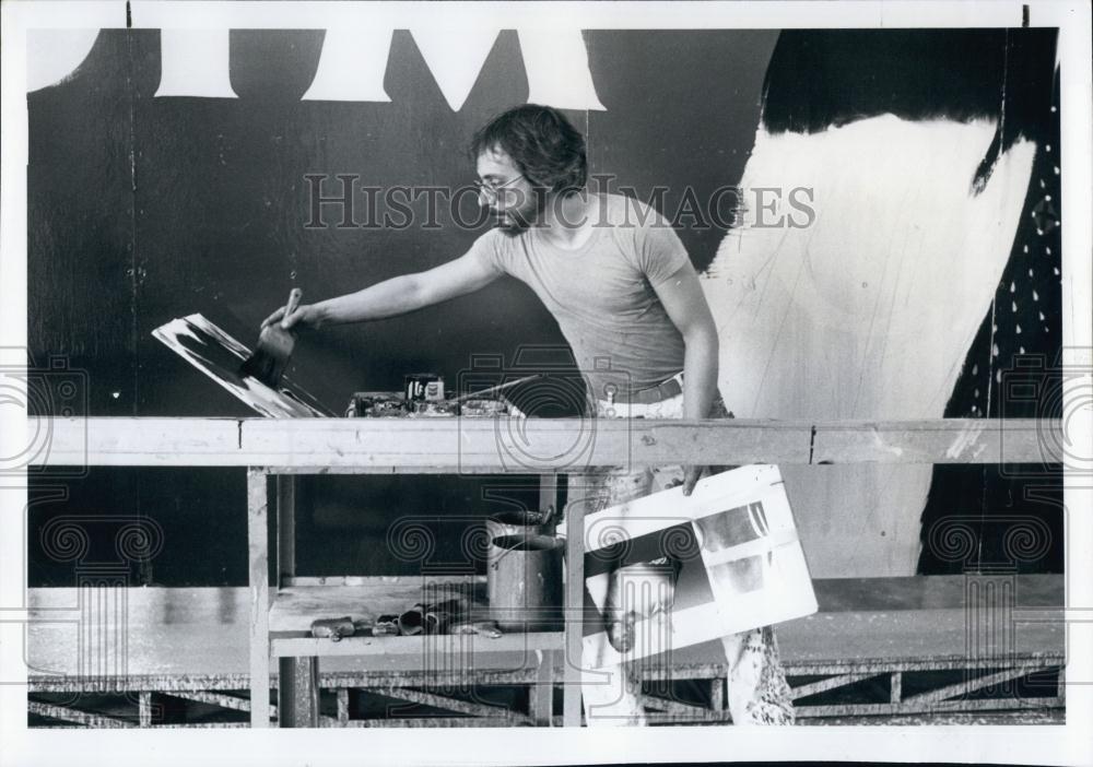 1982 Press Photo Tony Caparello, artist at work on a billboard - RSL66193 - Historic Images
