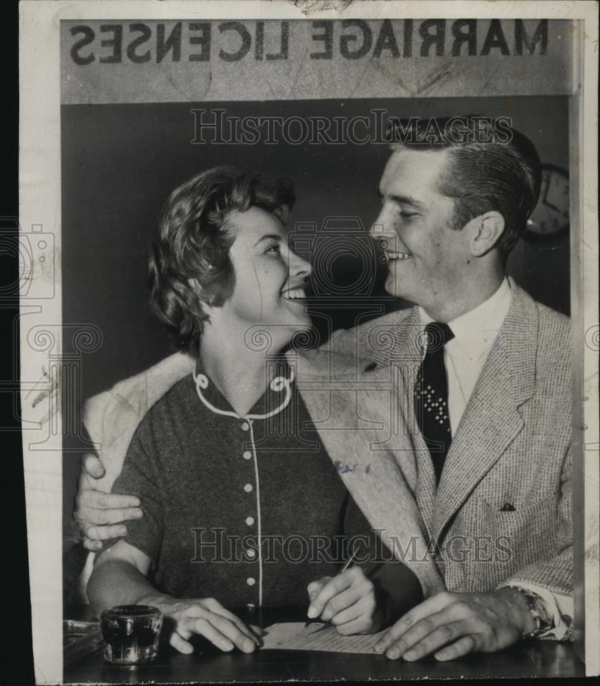 1954 Press Photo Carol Ann Beery and fiance actor Don Hayden - RSL45733 - Historic Images