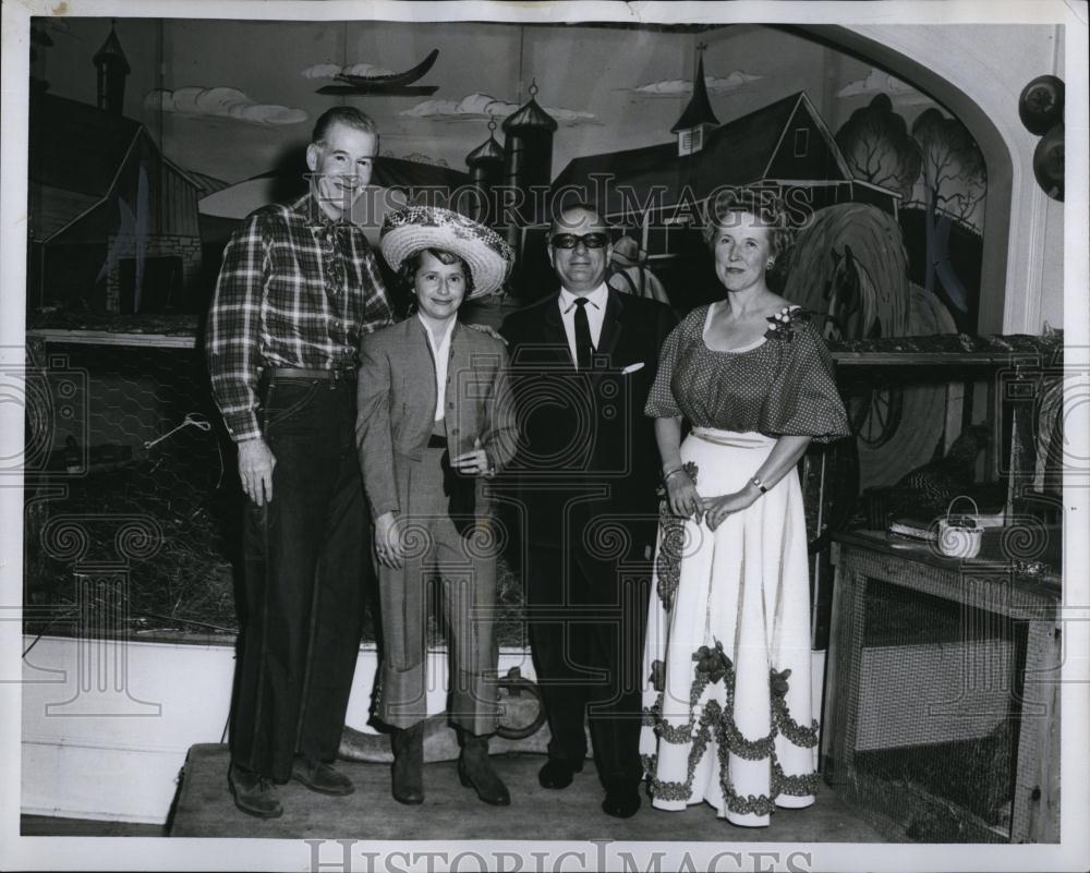 1961 Press Photo James B Smith & wife, Spain's Marquis S Cruz & wife - RSL89107 - Historic Images