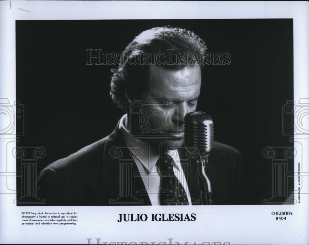 1994 Press Photo Julio Iglesia, a Spanish Singe,songwriter,Top selling artist - Historic Images