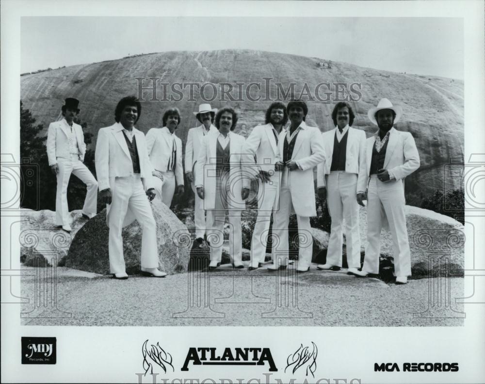 Press Photo Atlanta Musical Group MCA Records - RSL07485 - Historic Images