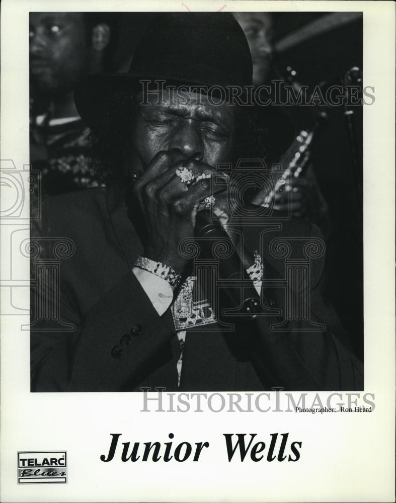 1998 Press Photo Popular Musician Junior Wells Performing - RSL43329 - Historic Images