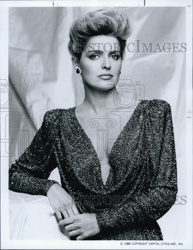 1986 Press Photo Karen Cellini Plays Amanda Carrington On &quot;Dynasty&quot; - RSL58997 - Historic Images