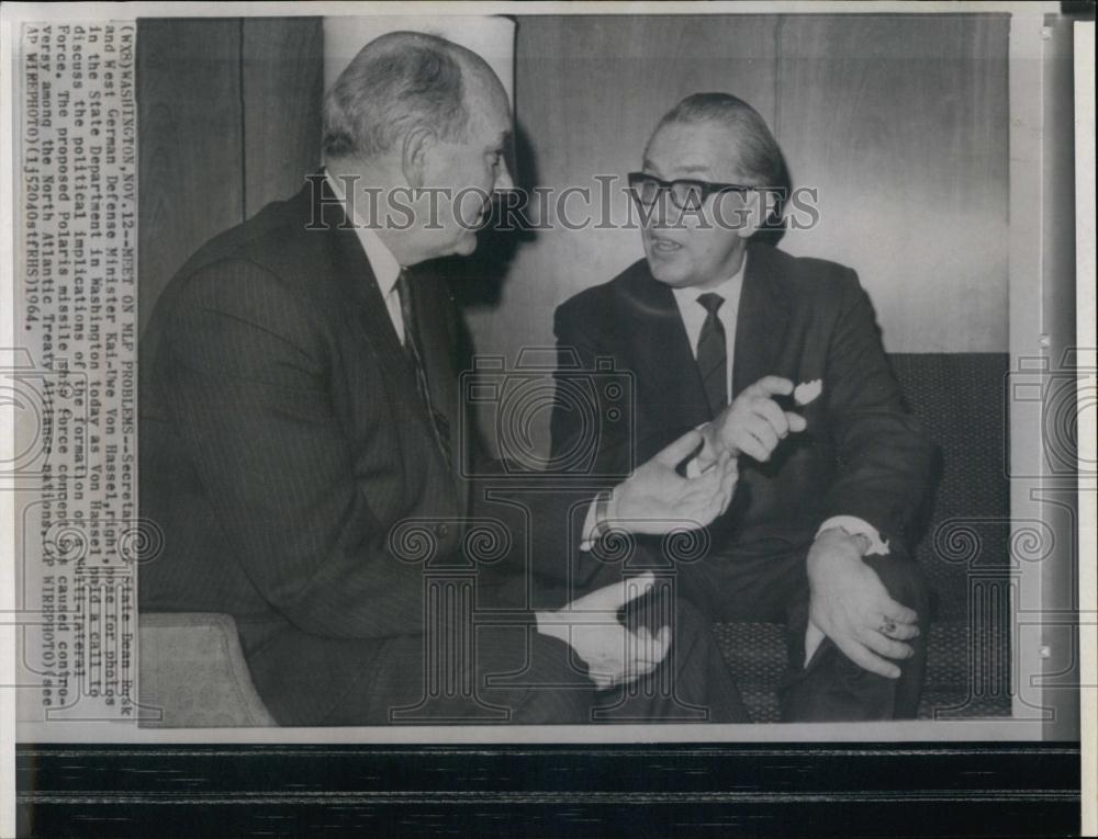 1964 Press Photo Defense Chief Kai-Uwe Von Hassel of German with SecDean Rusk - Historic Images