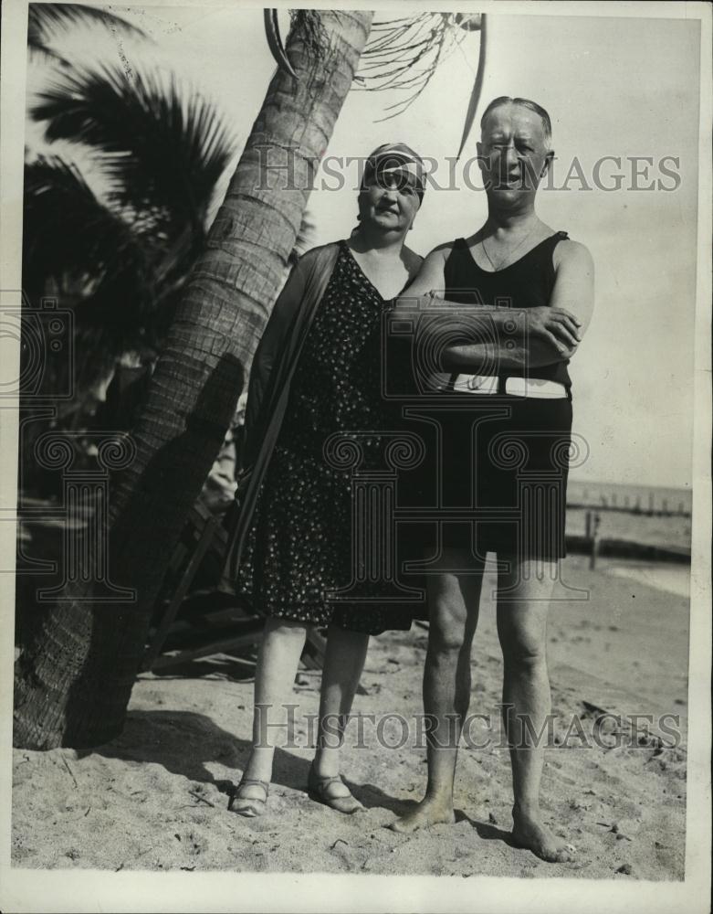 1930 Press Photo Former Governor Alfred Smith With Wife Florida Miami Beach - Historic Images