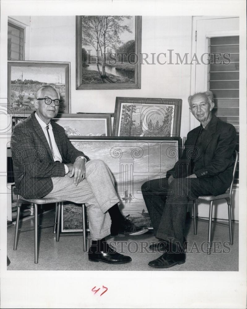 1964 Press Photo Robert Moeller Andrew Smith painting exhibit - RSL63709 - Historic Images