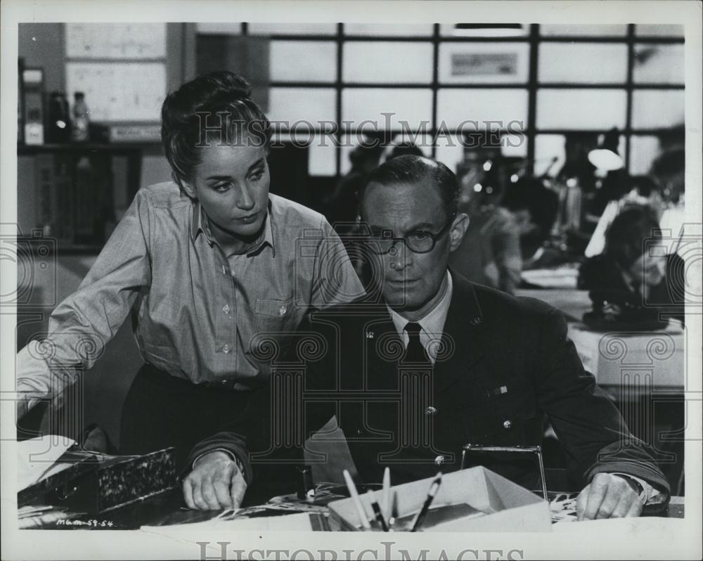 Press Photo Mr Richard Wattis and secretary at his office - RSL06695 - Historic Images