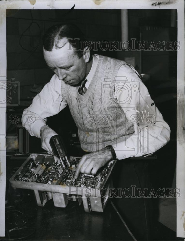 1951 Press Photo Cambridge Patrolman Ray Mills - RSL83451 - Historic Images