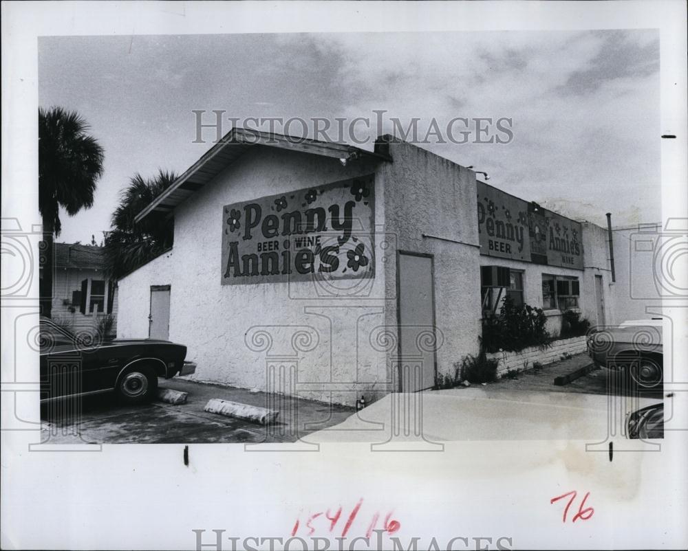 1983 Press Photo Penny Annie&#39;s bar on 16th Street N in St Petersburg - Historic Images