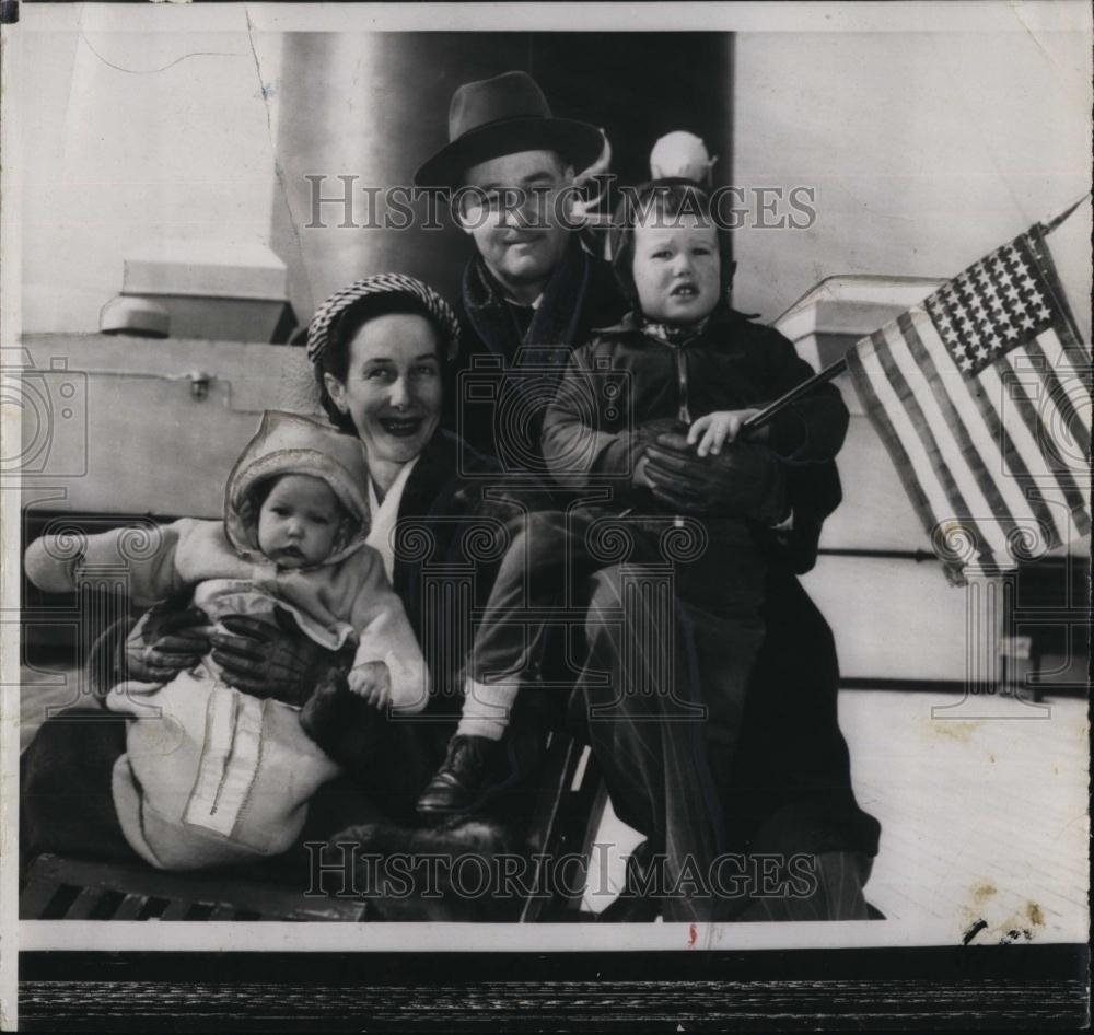 1952 Press Photo George Kennan Former Russia Ambassador &amp; Family - RSL95789 - Historic Images