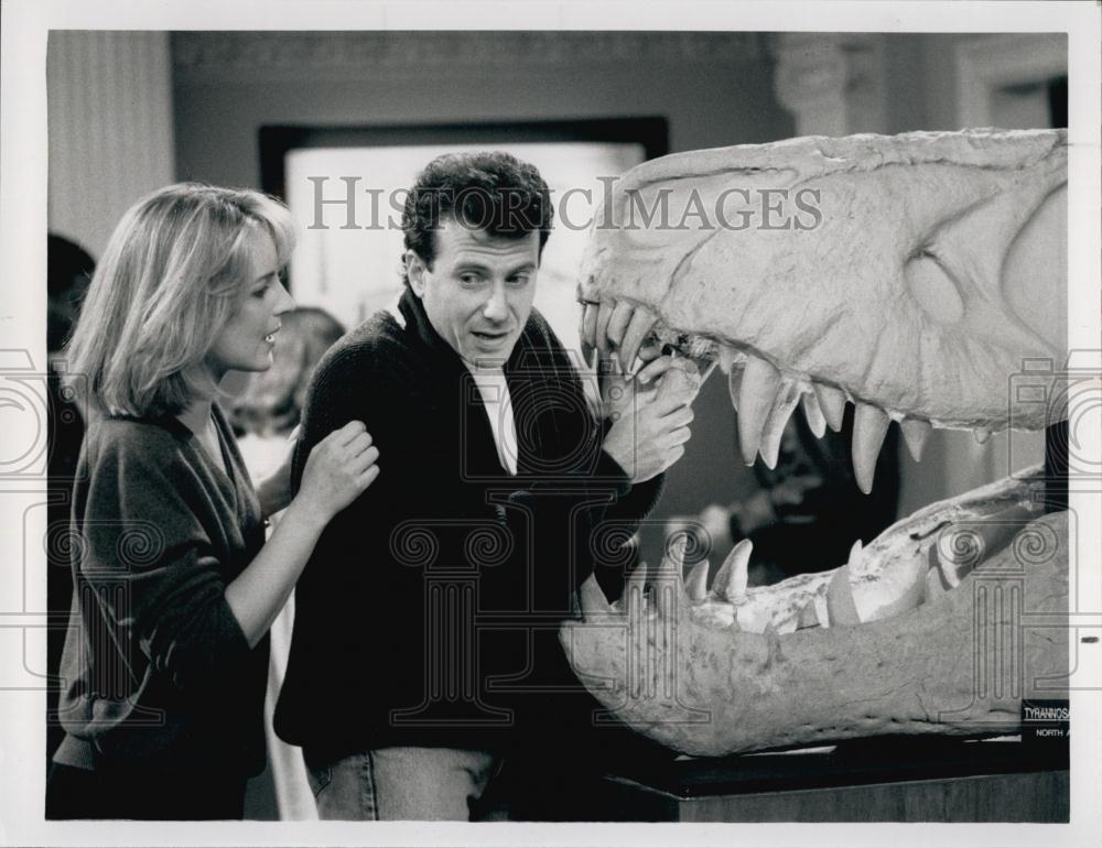 1994 Press Photo Helen Hunt and Paul Reiser in &quot;Natural History&quot; - RSL67341 - Historic Images