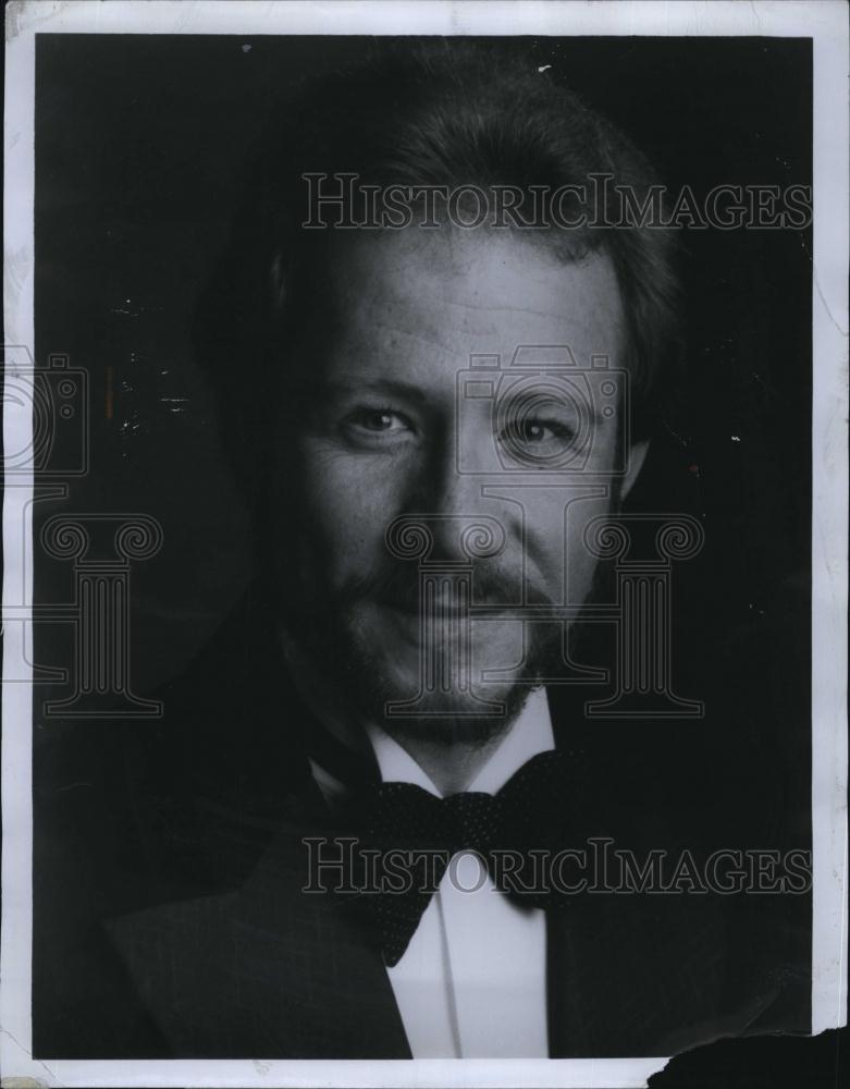 2001 Press Photo William Parker, Lyric Baritone - RSL78195 - Historic Images