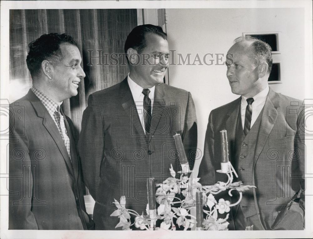 1964 Press Phot Harold Wells (R) 37th Mayor of Sommerville Mass - RSL67173 - Historic Images