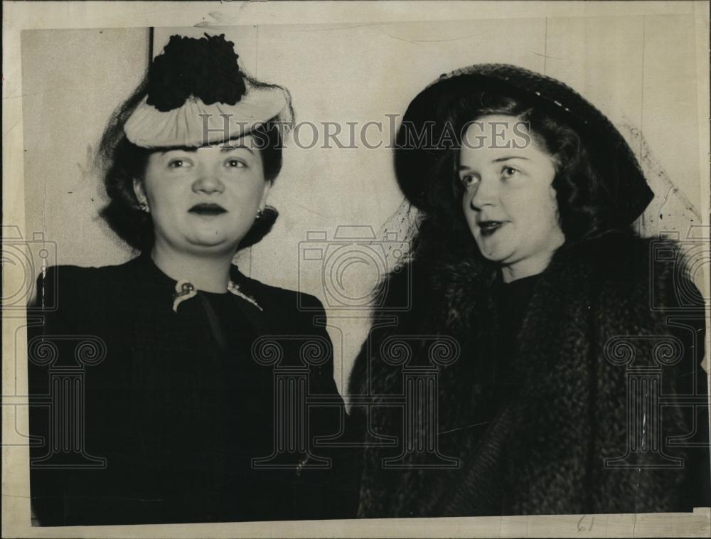 1941 Press Photo Sarah Goldman Permut, Marie E Walsh - RSL88629 - Historic Images