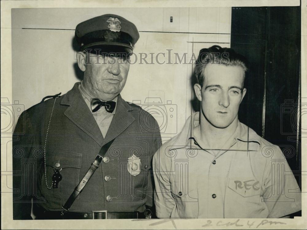 1942 Press Photo John Logan Arrested for Shooting &amp; Killing Wife - RSL06089 - Historic Images