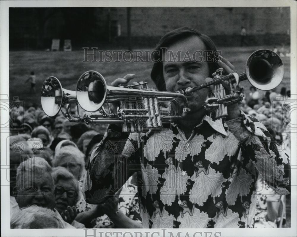 1974 Press Photo Jerry Coyle, The One Man Band - RSL08005 - Historic Images