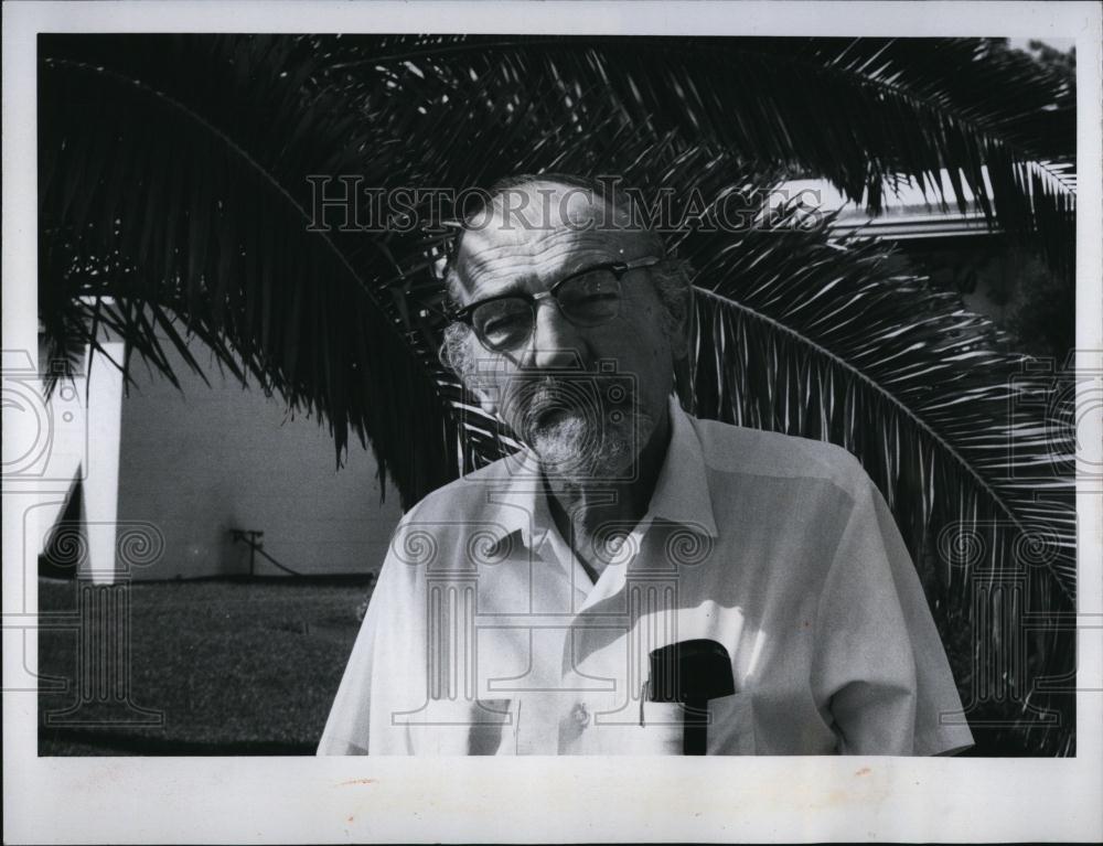 1973 Press Photo Abe Kearney President Richey Theater Guild - RSL99405 - Historic Images