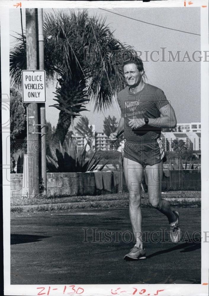 1981 Press Photo David Milelian of St Petersburg Beach Police Dept - RSL64379 - Historic Images