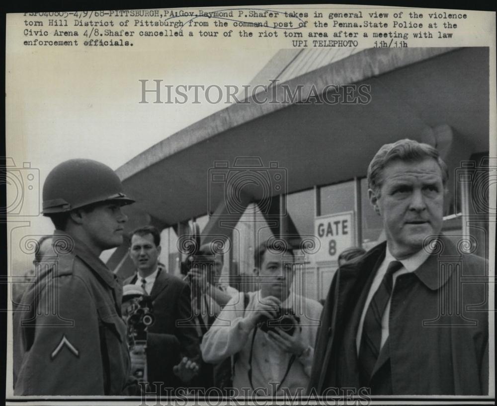 1968 Press Photo GovRaymond Shafer of Pennsylania take a view of Riot Violence - Historic Images