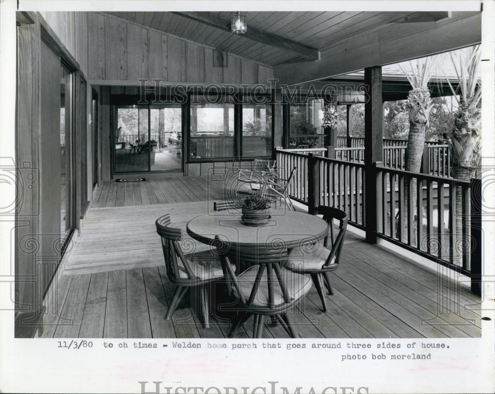 1980 Press Photo Home of Bailey and Ann Welden outdoor dining area - RSL67229 - Historic Images