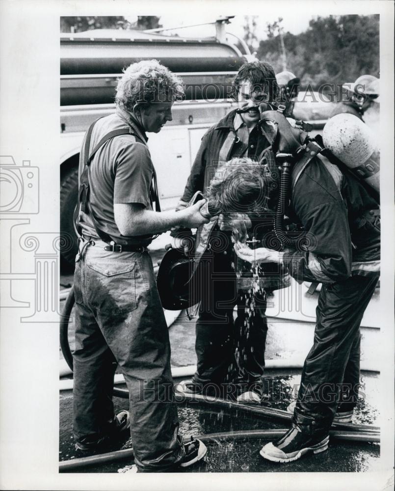 1977 Press Photo Firemen After Fire - RSL64905 - Historic Images