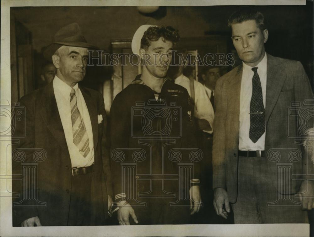 1945 Press Photo Alphee Desmaris in custody for a murder - RSL87835 - Historic Images