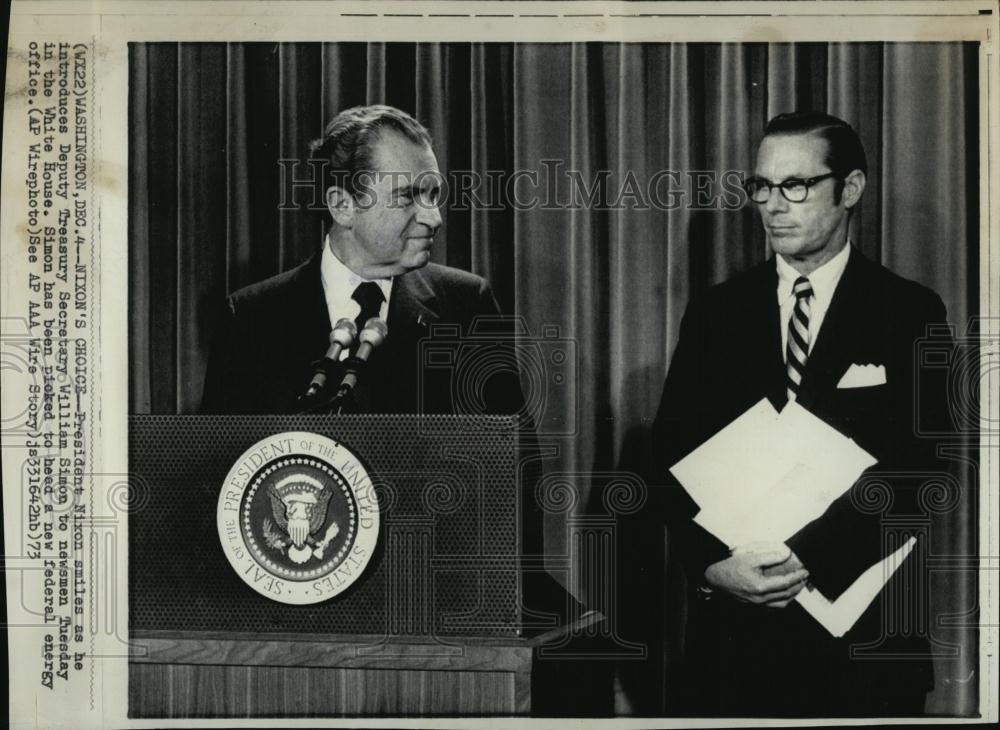 1973 Press Photo Tres Sec Wm Simon &amp; President Nixon - RSL07155 - Historic Images