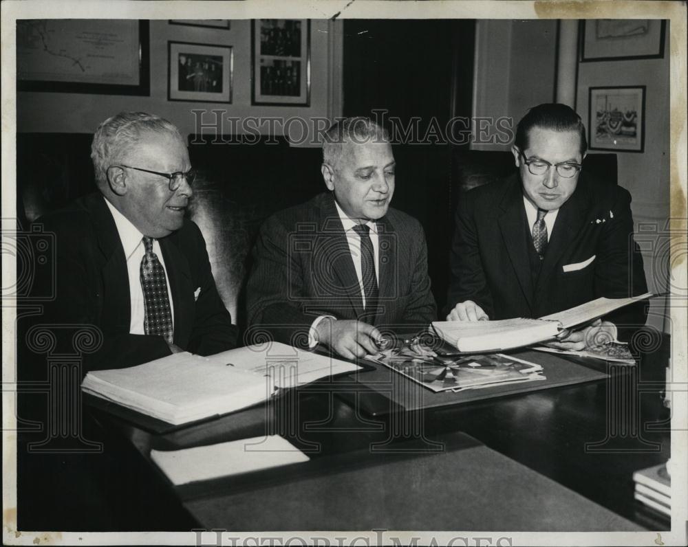 1961 Press Photo MTA Board Meet: William Ward, Chairman A Pompeo, John Graham - Historic Images