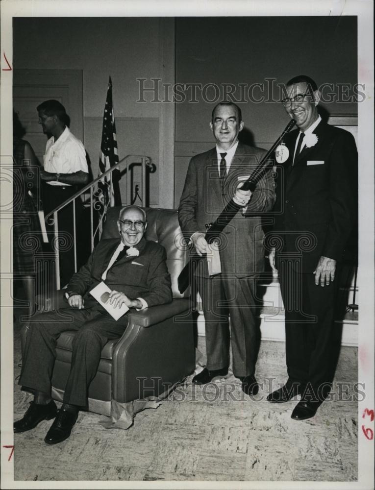 1963 Press Photo Tom C Harris, Bert James, Wayne Allyn - RSL92699 - Historic Images